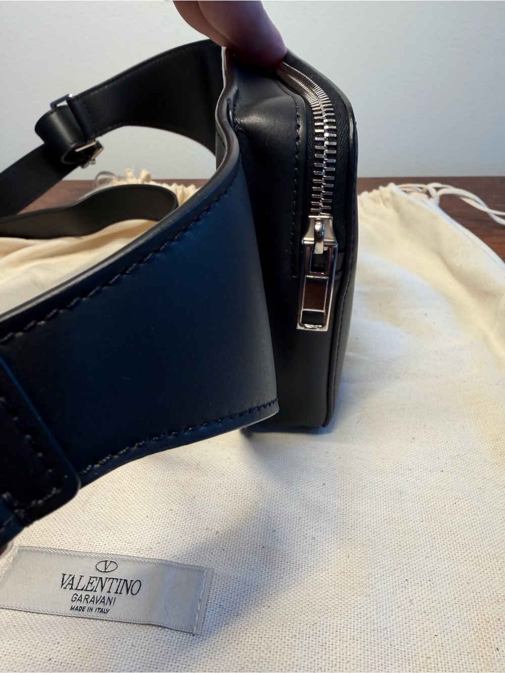 NWOT Valentino Garavani VLTN Leather Belt Bag/Crossbody w/COA & Dust Bag Unisex - Picture 4 of 14